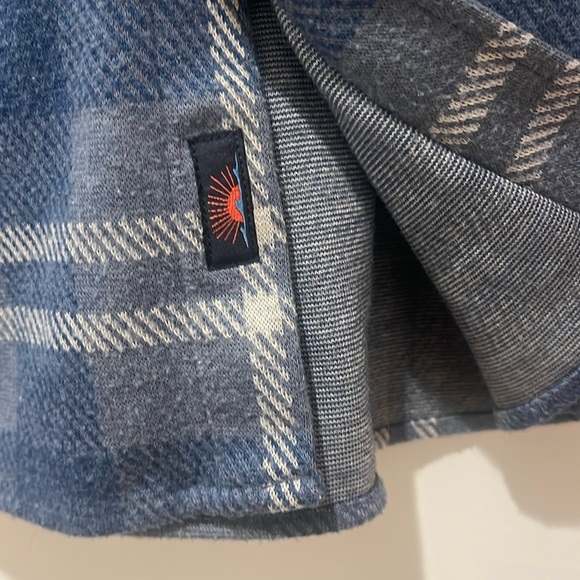 FAHERTY Blue and white Plaid Casual Shirt, Size XL - Picture 4 of 7